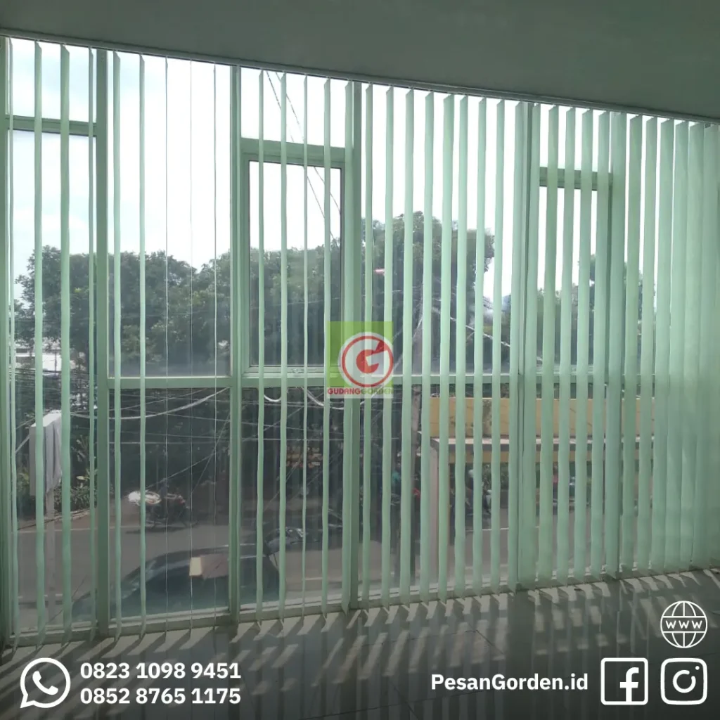 Gorden dan tirai kantor terbaik di Kuningan