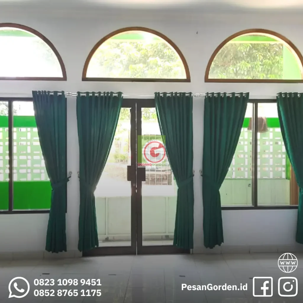 Masjid dan mushola menggunakan gorden apa?